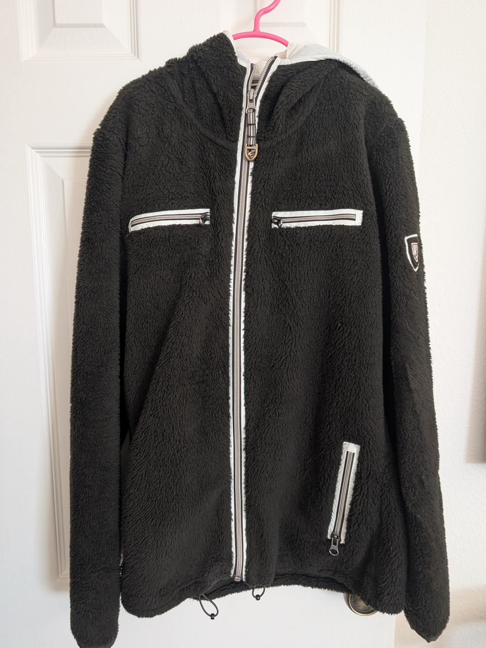 Black/Green Sherpa Zip-Up Jacket with Contrasting Trim